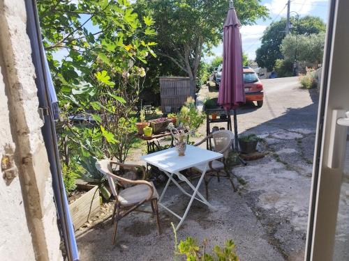 à 10 mn des Gorges de l'Ardèche (a 10 mn des Gorges de l'Ardeche) in Bidon