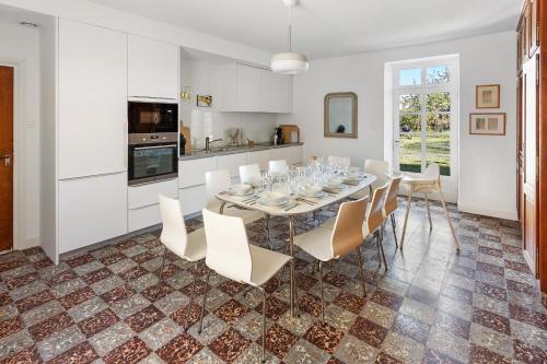 virtuve, Maison Caron Jardin, spacieuse et familiale in Les Landes-Genusson