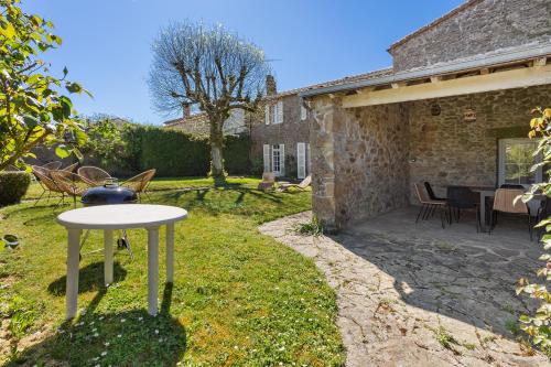 Viesnīcas āriene, Maison Caron Jardin, spacieuse et familiale in Les Landes-Genusson