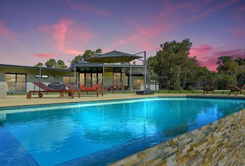 Peaceful Country Escape with Pool Spa Fireplace in Herron