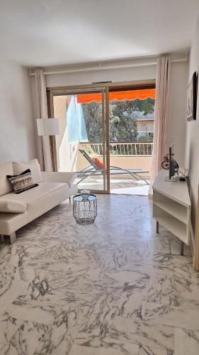 LACOUR 1 chambre Terrasse Calme 300m de la Croisette Plages