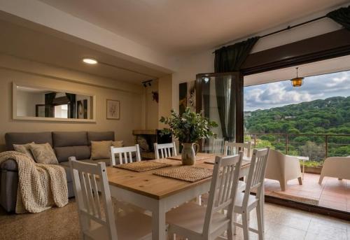 Apartamento con chimenea, terraza y acceso al pantano in Pelayos de la Presa