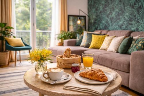 Spacious Family Apartment near Disneyland with Garden, AC and Parking