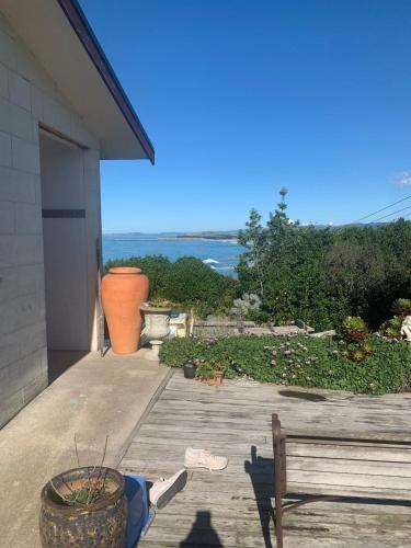 Beach Escape with Stunning Ocean Views & Sunsets in Kakanui