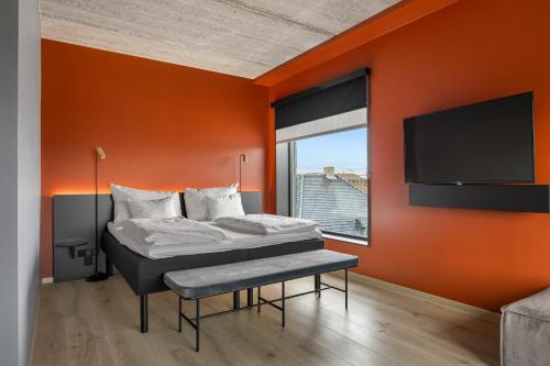 room detail thumbnail 1