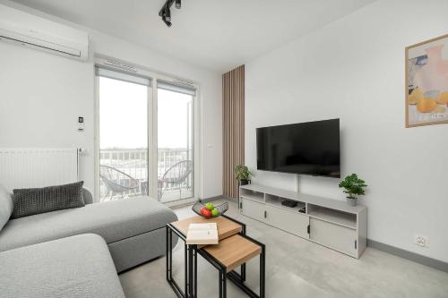 Air-Conditioned Apartment with Parking and Balcony by Noclegi Renters – khách sạn tại Krzyki