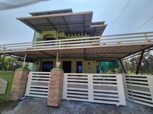 m² 4 guļamistaba, 4 privāta vannas istaba Māja Čalakudi
 (Meadowell homestay) in Čalakudija
