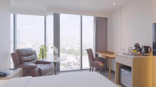 room detail thumbnail 1