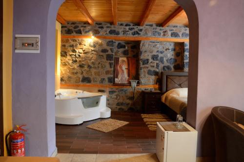 To Spitiko – Agios Athanasios, ND
