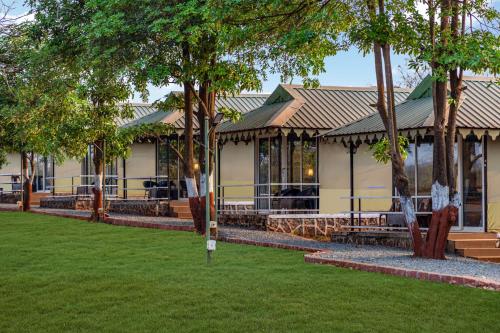 Nature Trails Kundalika, Kolad