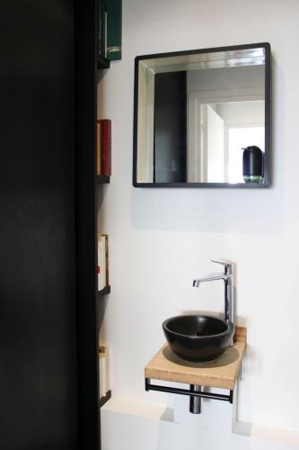 Apartment on the 31st floor with balcony in PARIS - image 12