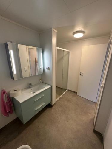 Fürdőszoba, Cosy apartment in Stamsund in Stamsund