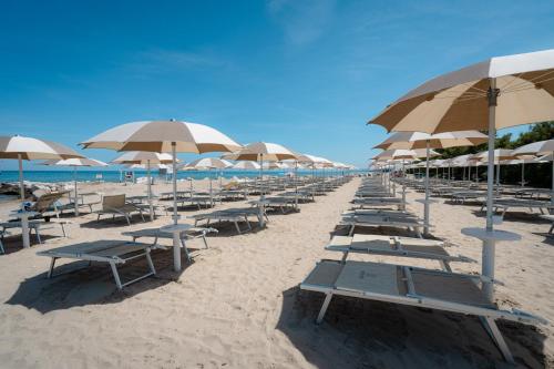 Strand, Club del Sole Stork Family Collection in Roseto degli Abruzzi