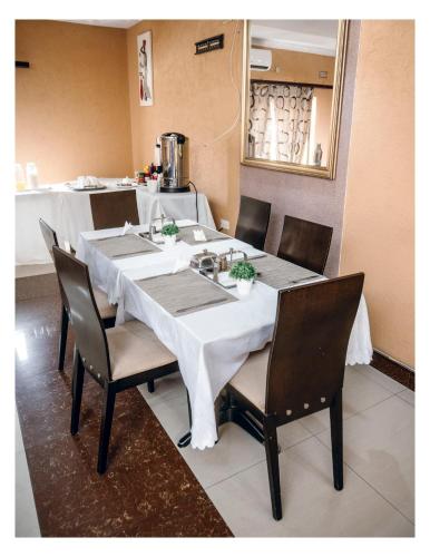 Palvelut, Leon's Hotel in Choma
