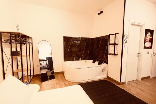 Elene Suites Luxury Boutique - image 4