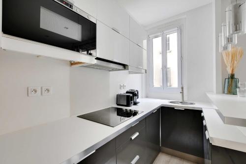 Magnificent studio - 2P - Ternes Arc de Triomphe - image 12