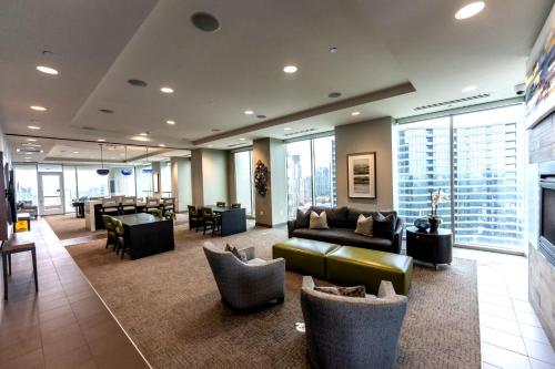 Midtown Atlanta 1BR Skyline Balcony Corner Suite by Piedmont Park LuxePad - image 5