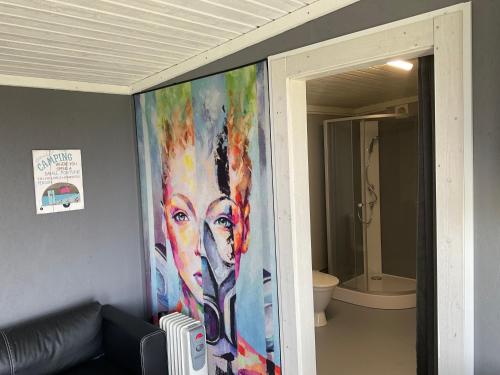 Klinta Seaview Cabin ensuite in Kopingsvik