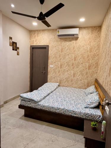Lavender Living Comforts Stay - image 4