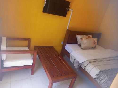 Usigu Guest House in Bondo
