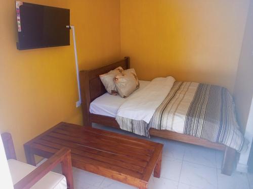 Usigu Guest House in Bondo