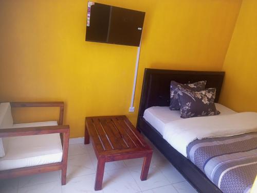 Usigu Guest House in Bondo