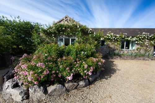 Iekārtas, 2 Bed in Upper Vobster oc-c39495 in Mells