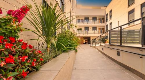Oasis in the heart of Seville - 2 BR apt with FREE PARKING, Seville