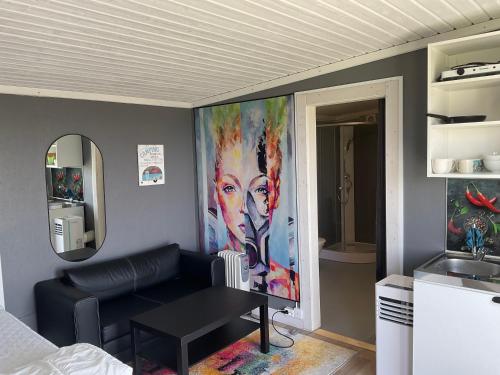Klinta Seaview Cabin ensuite in Kopingsvik