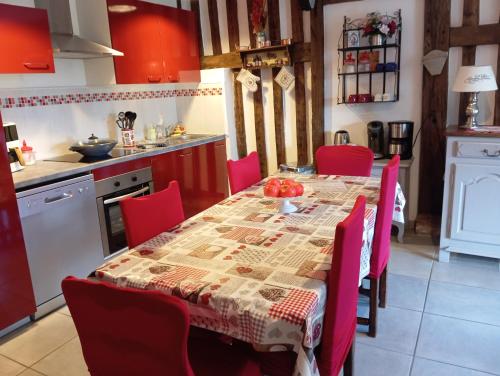 La petite maison dans la prairie in Notre-Dame-du-Touchet