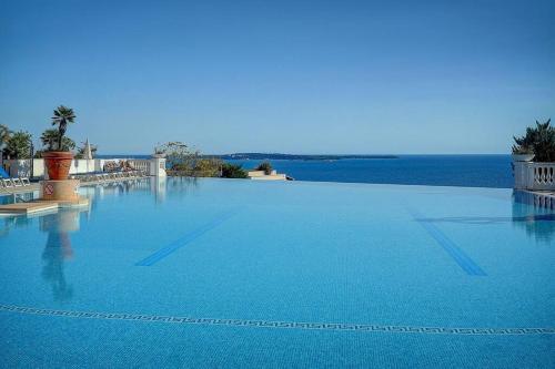 Immogroom - 2 Rooms - Pool - Garden - Terrace