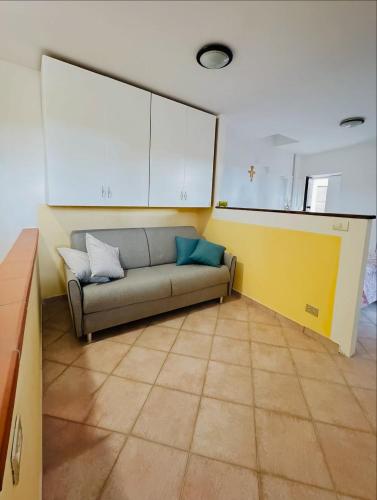 Nido Romantico Frontale Apiro con balcone in Apiro
