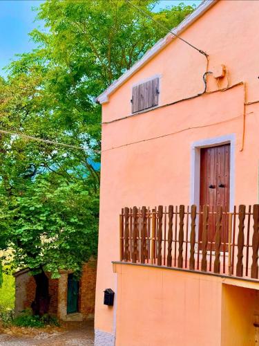 Nido Romantico Frontale Apiro con balcone in Apiro