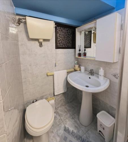 Nido Romantico Frontale Apiro con balcone in Apiro