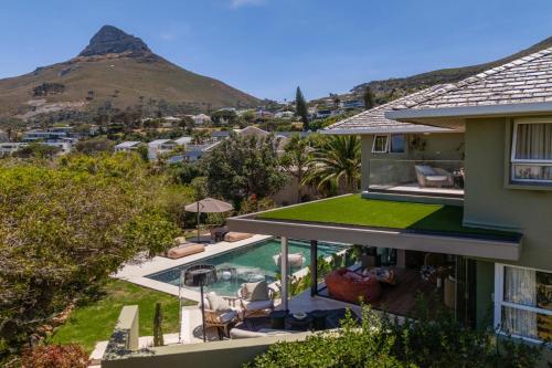 Luxury Camps Bay 5 Star w Gym Pool Kinvara Villa - image 12