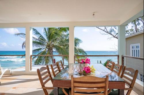 The View Lower Deck - by ZenBreak – khách sạn tại Silver Sands