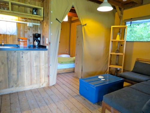 Camping l'Hirondelle Drôme (Camping l'Hirondelle Drome) in Menglon