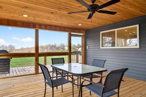 Family-friendly Clarkson retreat w spacious yard in Clarkson (KY)