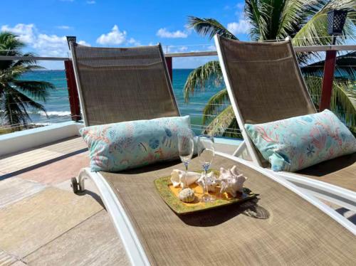 The View Middle Deck - by ZenBreak – khách sạn tại Silver Sands