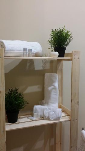 Large Double Room with Private Bathroom image 10