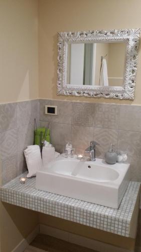 Double Room with Private Bathroom image 2