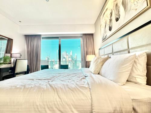 JW Marriott Full Marina View Direct Access to Marina Mall by Cosmos Living, Dubaj