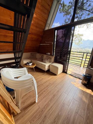 Villa vista a la montana in Constanza