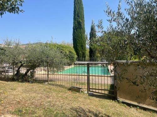 Peldbaseins, Propriété de charme avec piscine - Les Cévennes (Propriete de charme avec piscine - Les Cevennes) in Saint-Hippolyte-du-Fort