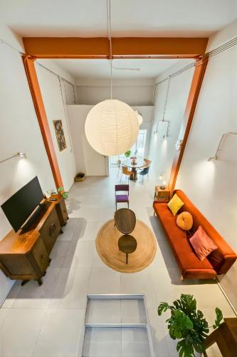 Industrial Loft Sukhumvit 3-Bedroom Designer House - 2 Min to BTS Bang Chak, Bangkok (foto 3)