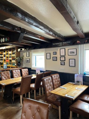 Зовнішній вигляд готелю, Crown and Anchor Inn in Форрс