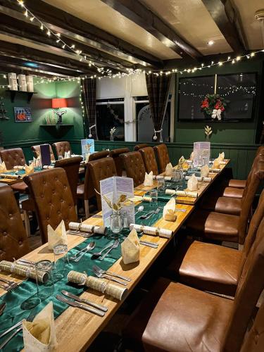 Ресторан, Crown and Anchor Inn in Форрс