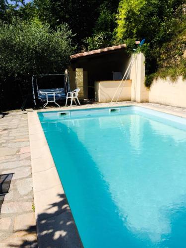 Úszómedence, Gite de Hautsegur in Antraigues-sur-Volane