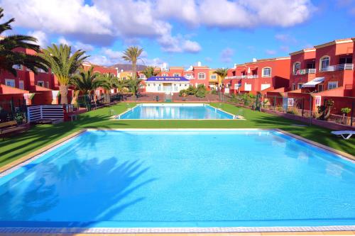 Kalmahouse, con piscina y wifi cerca del mar