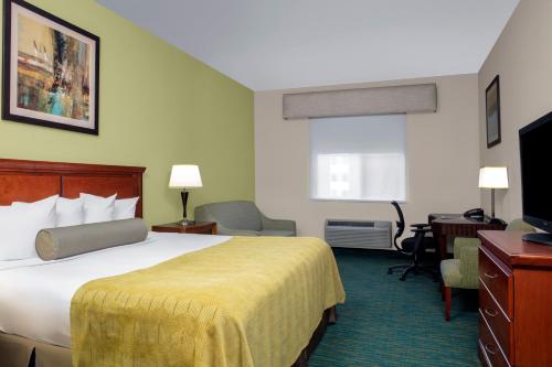 Best Western Plus Miami-Doral/Dolphin Mall near Kobe Japanese Steak & Seafood